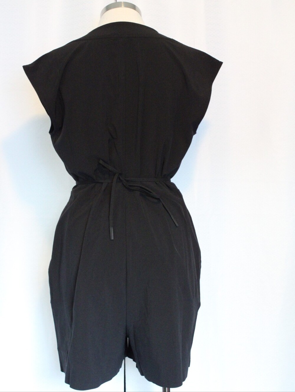 Athleta Marlow Black Wrap Front Romper Womens XS - Picture 2 of 10